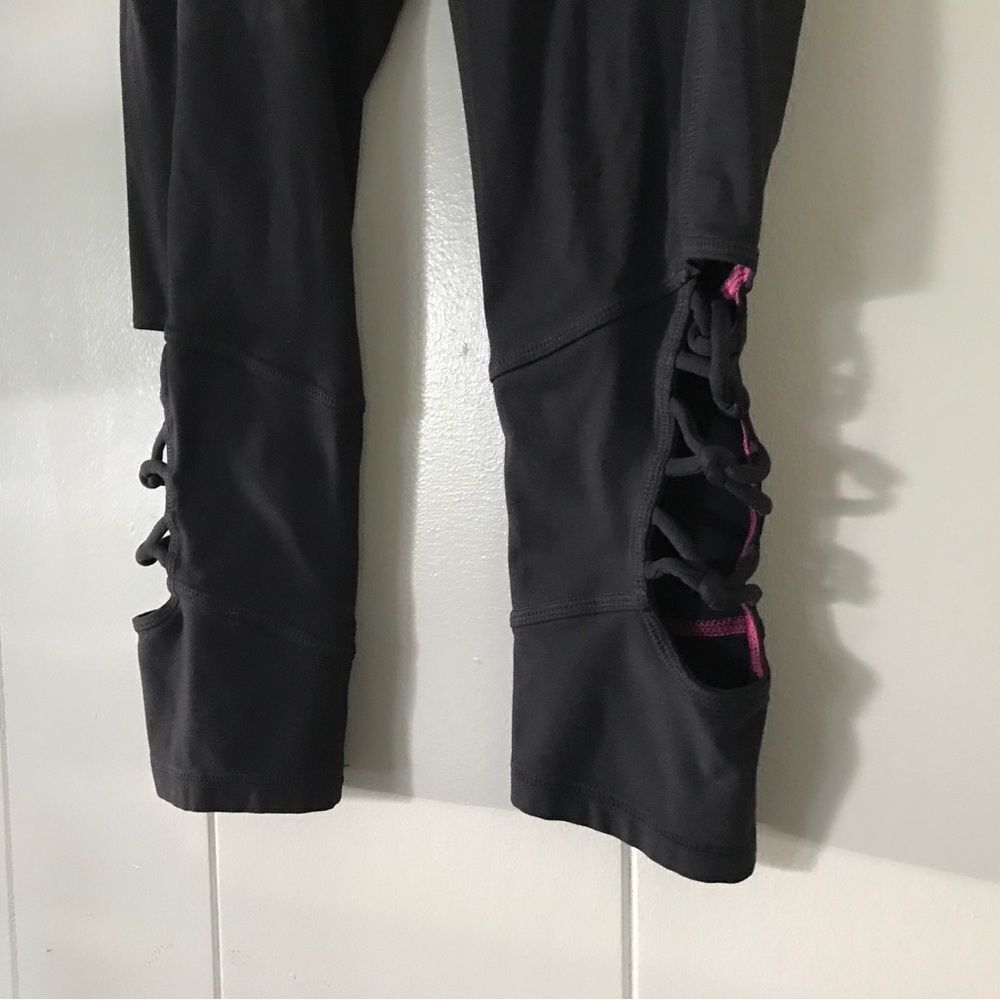 4 for $20 Prana Capri Leggings with Open Sides (S) - Picture 4 of 11